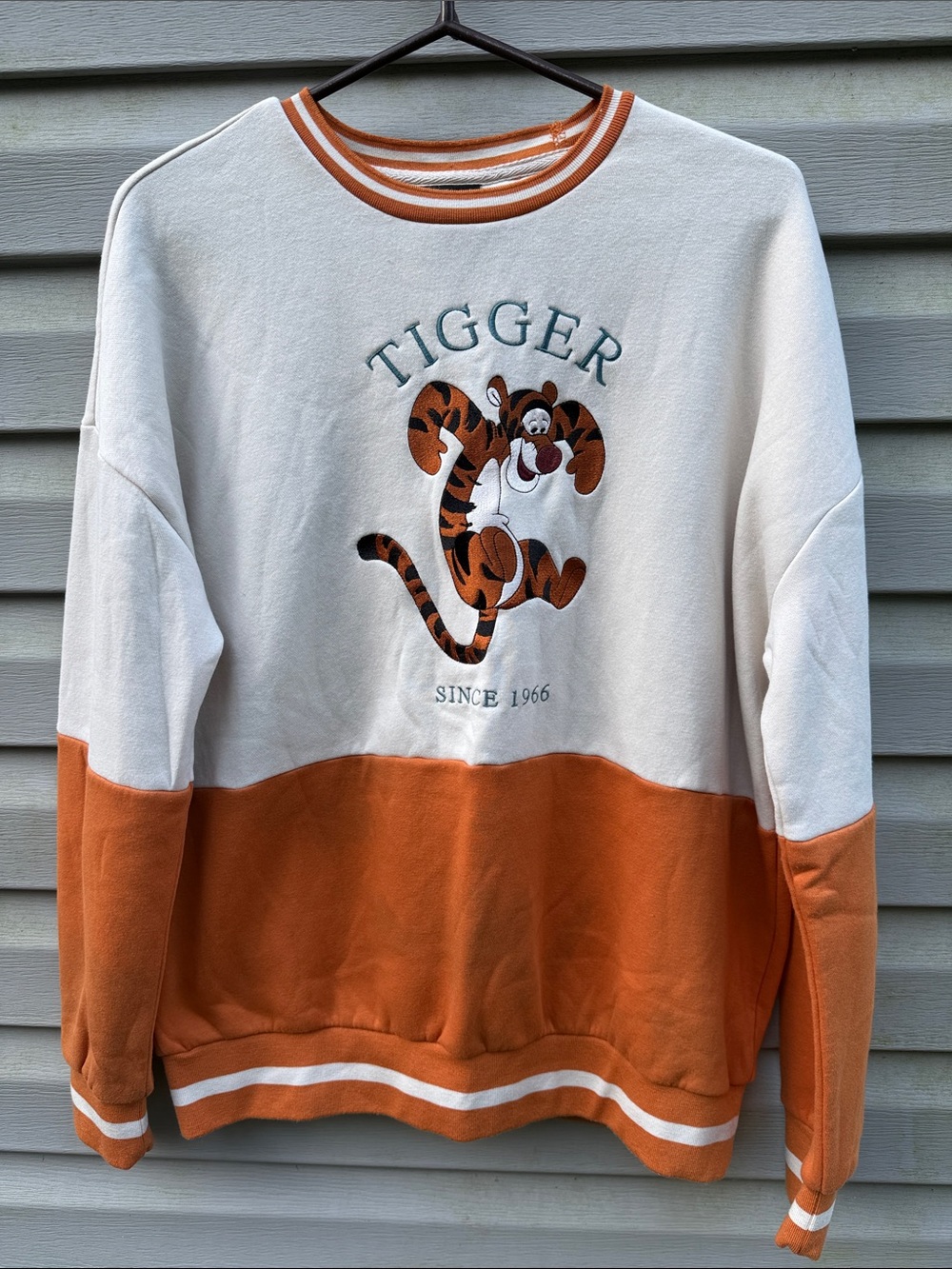 Disney x Boxlunch | Tigger Embroidered Graphic Sweater size small